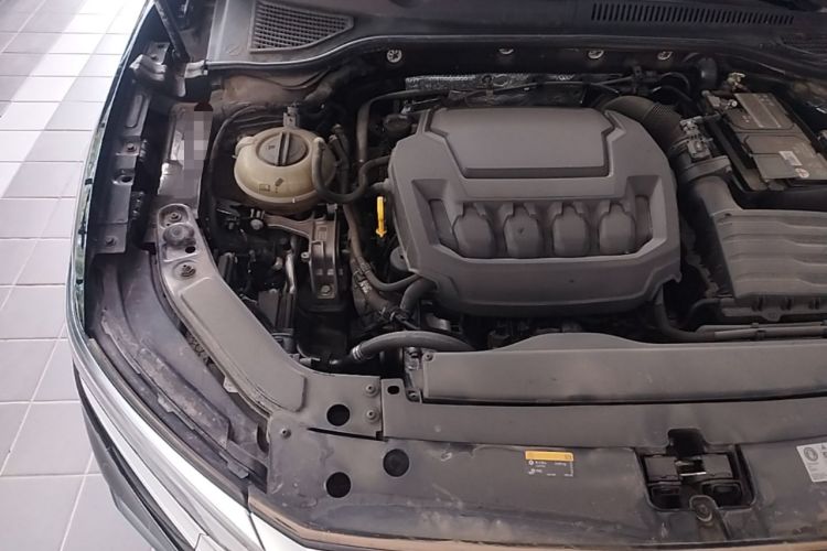 Used Volkswagen Passat 2023 Facelift 330TSI Luxury Edition Engine Bay Right
