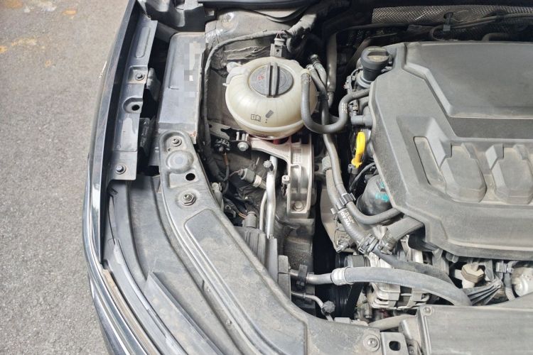 Used Volkswagen Passat 2023 330TSI Elite Edition Engine Bay Right