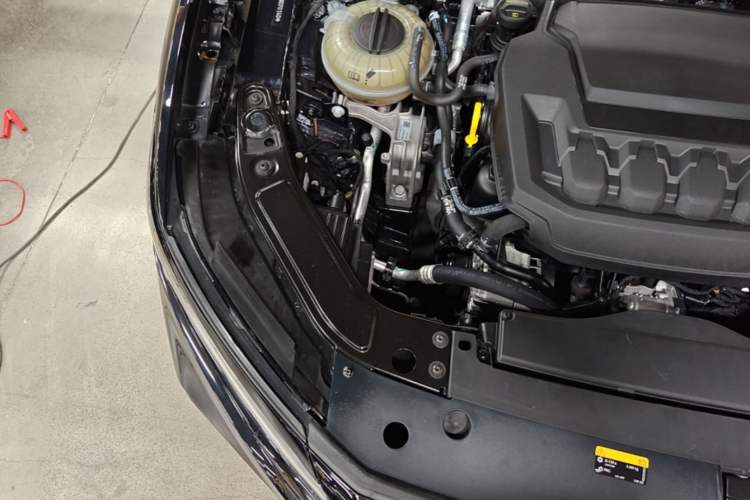 Used Volkswagen Passat 2023 Revised 330TSI Starry Elite Edition Engine Bay Right