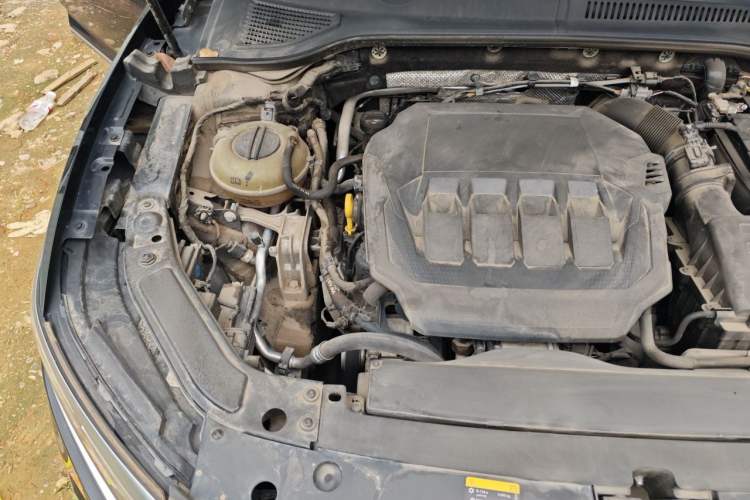 Used Volkswagen Passat 2023 Facelift 330TSI Luxury Edition Engine Bay Right