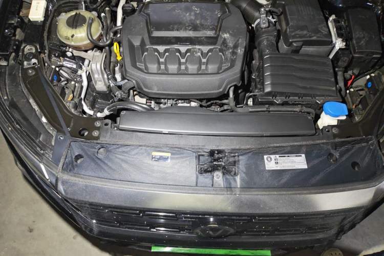 Used Volkswagen Passat 2023 Facelift 330TSI Luxury Edition Engine Bay