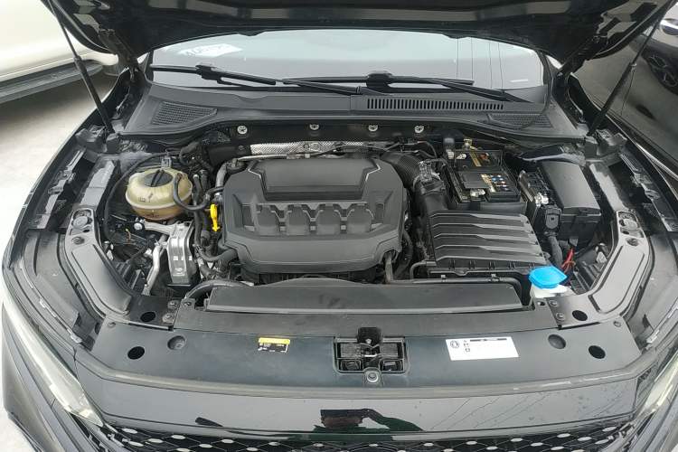 Used Volkswagen Passat 2023 Revised 330TSI Starry Elite Edition Engine Bay