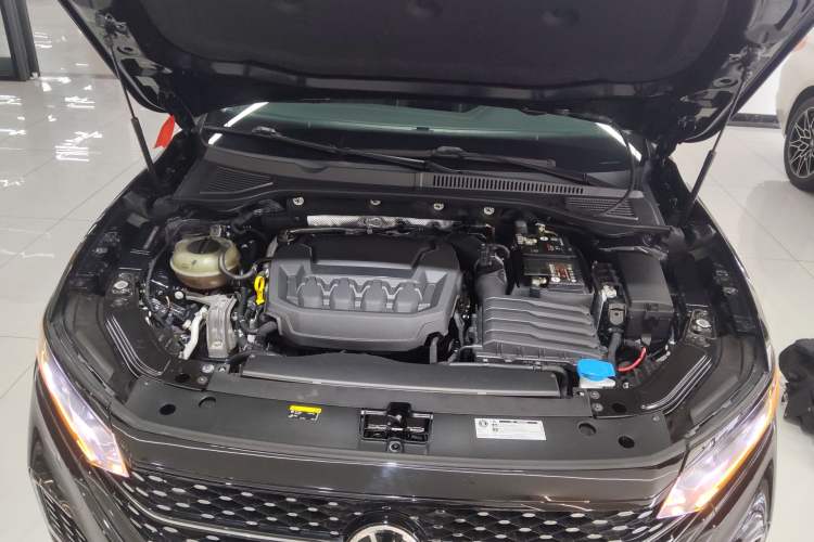 Used Volkswagen Passat 2023 Revised 330TSI Starry Elite Edition Engine Bay