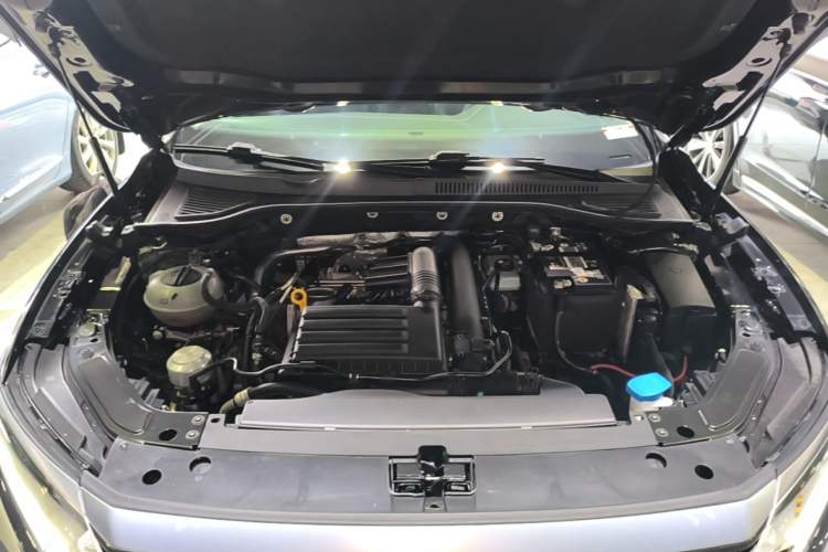 Used Volkswagen Passat 2023 Revised Version 280TSI Business Edition Engine Bay