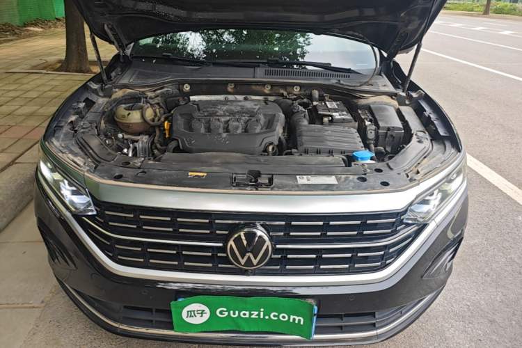 Used Volkswagen Passat 2023 Facelift 330TSI Luxury Edition Engine Bay
