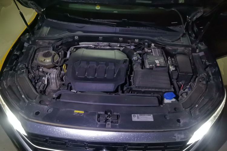 Used Volkswagen Passat 2023 330TSI Luxury Edition Engine Bay