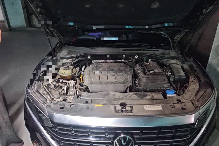 Used Volkswagen Passat 2023 330TSI Luxury Edition Engine Bay