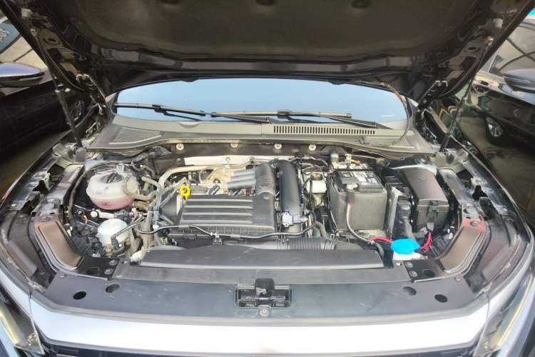 Used Volkswagen Passat 2023 Revised Version 280TSI Business Edition Engine Bay