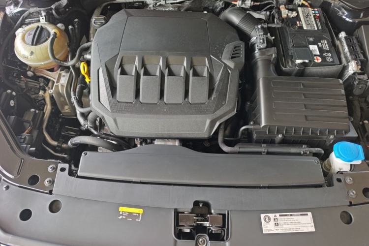 Used Volkswagen Passat 2023 330TSI Starry Luxury Edition Engine Bay