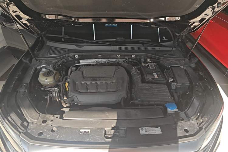 Used Volkswagen Passat 2023 Facelift 330TSI Luxury Edition Engine Bay