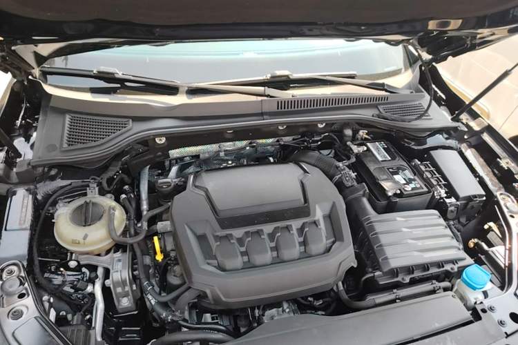 Used Volkswagen Passat 2023 Revised 330TSI Starry Elite Edition Engine Bay
