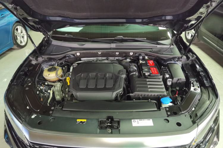 Used Volkswagen Passat 2023 330TSI Starry Luxury Edition Engine Bay