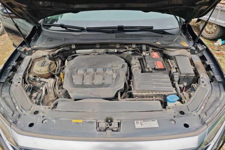 Used Volkswagen Passat 2023 Facelift 330TSI Luxury Edition Engine Bay