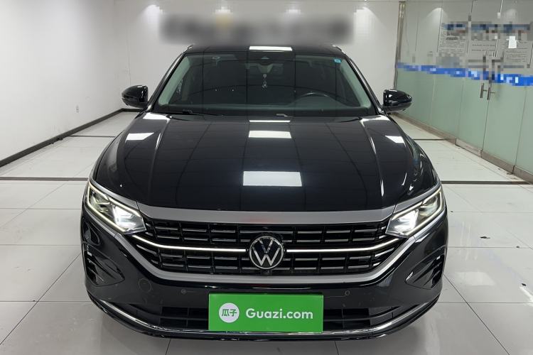 Used Volkswagen Passat 2023 Facelift 330TSI Luxury Edition Exterior 1
