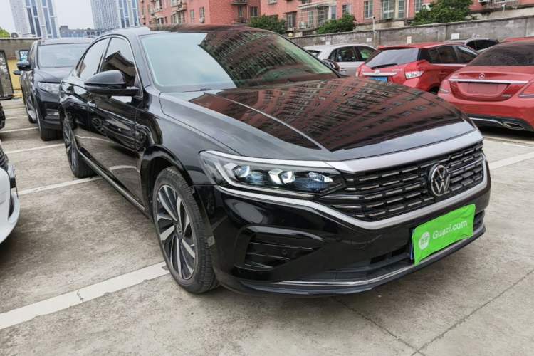 Used Volkswagen Passat 2023 330TSI Elite Edition Exterior 1