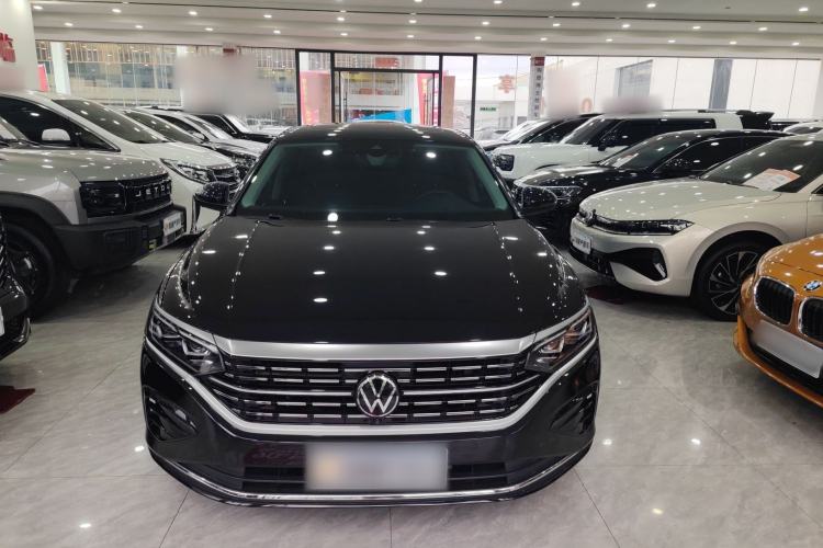 Used Volkswagen Passat 2023 Facelift 330TSI Luxury Edition Exterior 1