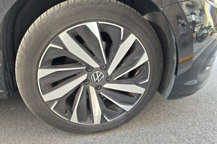 Used Volkswagen Passat 2023 Facelift 330TSI Luxury Edition Exterior 1