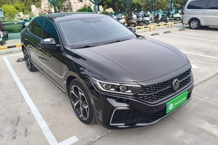 Used Volkswagen Passat 2023 Restyled 330TSI Starry Luxury Edition Exterior 1
