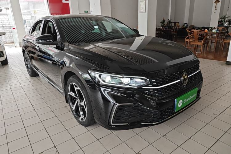 Used Volkswagen Passat 2023 Restyled 330TSI Starry Luxury Edition Exterior 1