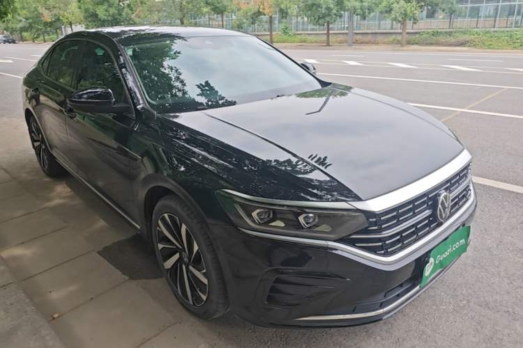 Used Volkswagen Passat 2023 Facelift 330TSI Luxury Edition Exterior 1