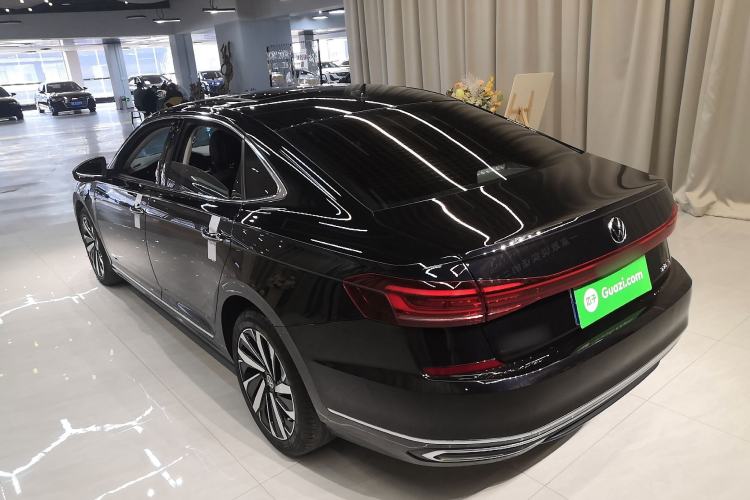 Used Volkswagen Passat 2023 Facelift 330TSI Luxury Edition Exterior 2