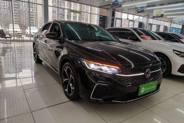 Used Volkswagen Passat 2023 Restyled 330TSI Starry Luxury Edition Exterior 2