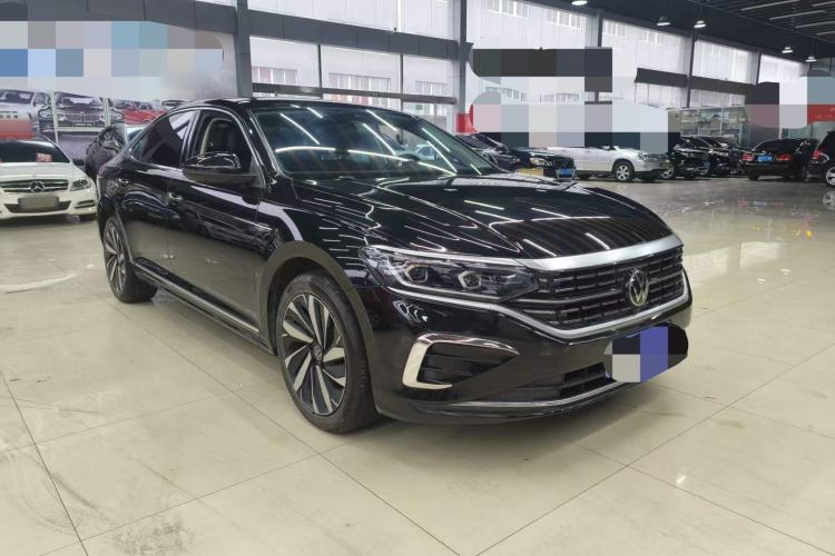 Used Volkswagen Passat 2023 Facelift 330TSI Luxury Edition Exterior 2