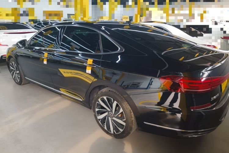 Used Volkswagen Passat 2023 Facelift 330TSI Luxury Edition Exterior 2