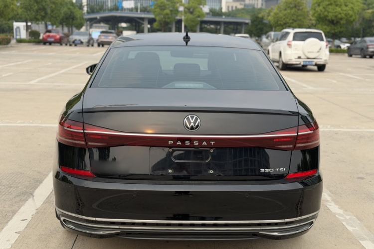 Used Volkswagen Passat 2023 Facelift 330TSI Luxury Edition Exterior 2
