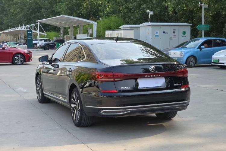 Used Volkswagen Passat 2023 Facelift 330TSI Luxury Edition Exterior 2