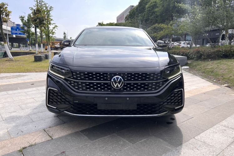 Used Volkswagen Passat 2023 Revised 330TSI Starry Elite Edition Exterior 2
