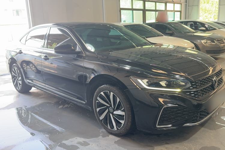 Used Volkswagen Passat 2023 330TSI Starry Elite Edition Exterior 2