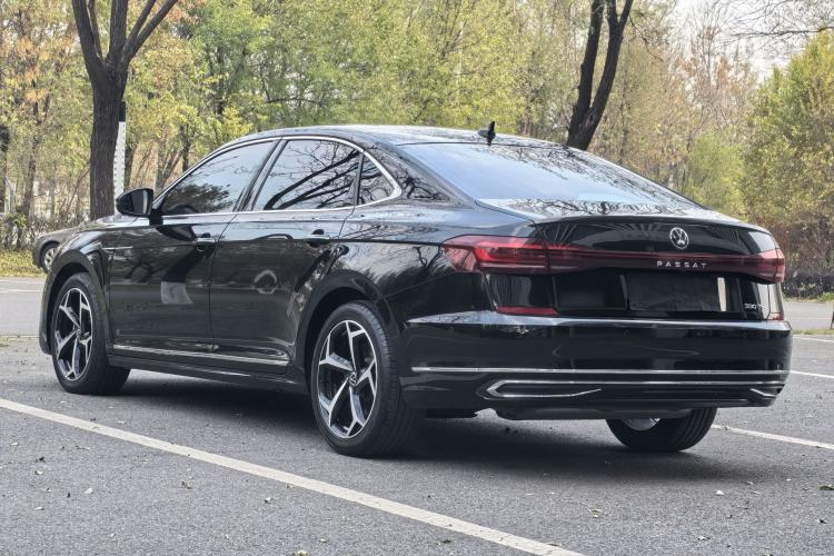 Used Volkswagen Passat 2023 Restyled 330TSI Starry Luxury Edition Exterior 3