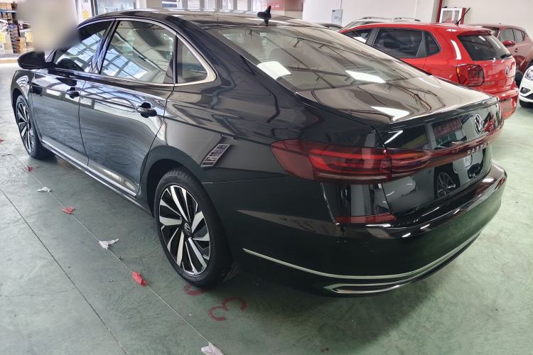 Used Volkswagen Passat 2023 330TSI Elite Edition Exterior 3
