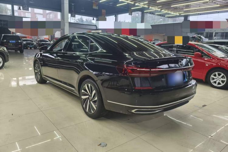 Used Volkswagen Passat 2023 Facelift 330TSI Luxury Edition Exterior 3