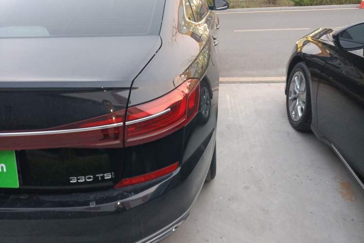 Used Volkswagen Passat 2023 Facelift 330TSI Luxury Edition Exterior 3