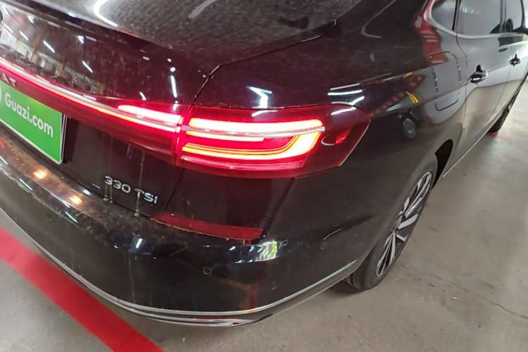 Used Volkswagen Passat 2023 Facelift 330TSI Luxury Edition Exterior 3