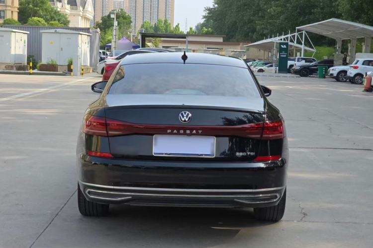 Used Volkswagen Passat 2023 Facelift 330TSI Luxury Edition Exterior 3