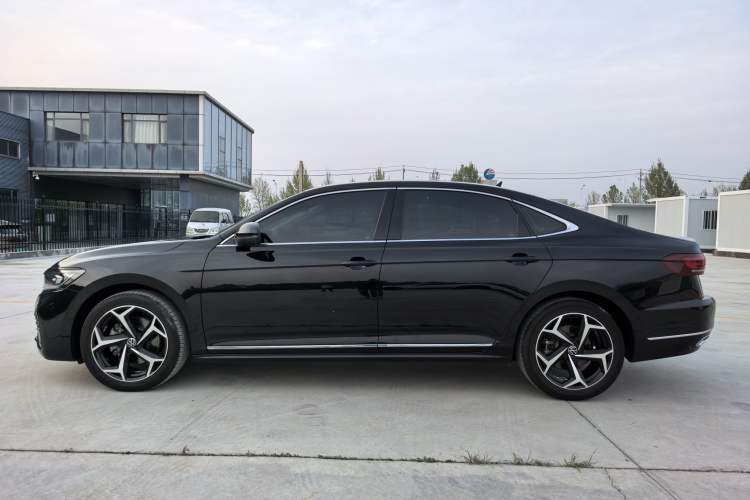 Used Volkswagen Passat 2023 Revised 330TSI Starry Elite Edition Exterior 3