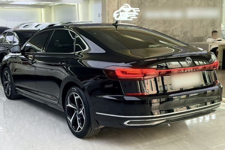 Used Volkswagen Passat 2023 330TSI Starry Elite Edition Exterior 3