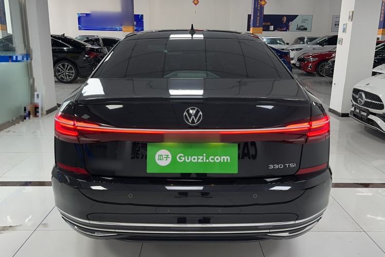 Used Volkswagen Passat 2023 Facelift 330TSI Luxury Edition Exterior 4