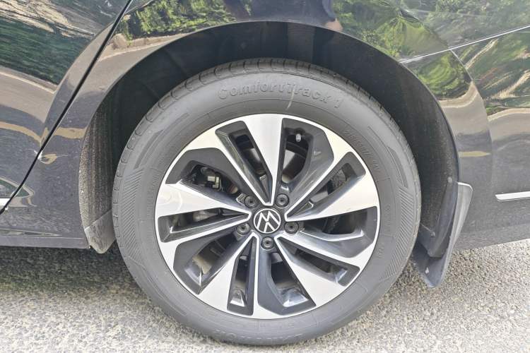 Used Volkswagen Passat 2023 330TSI Starry Elite Edition Exterior 4