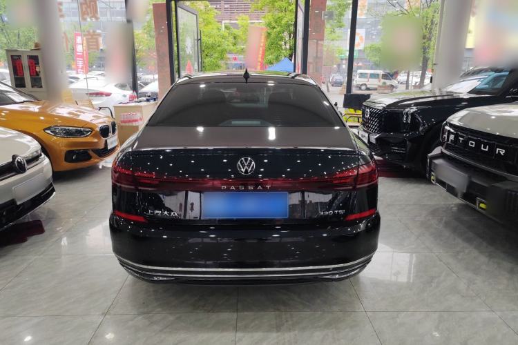 Used Volkswagen Passat 2023 Facelift 330TSI Luxury Edition Exterior 4