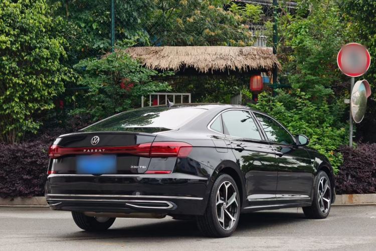 Used Volkswagen Passat 2023 Restyled 330TSI Starry Luxury Edition Exterior 4