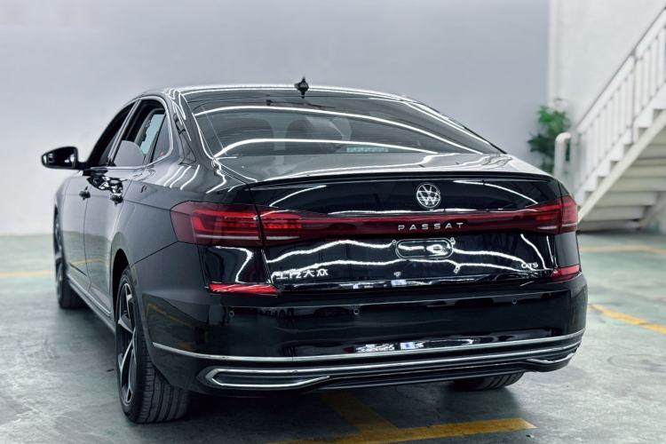Used Volkswagen Passat 2023 Revised 330TSI Starry Elite Edition Exterior 4