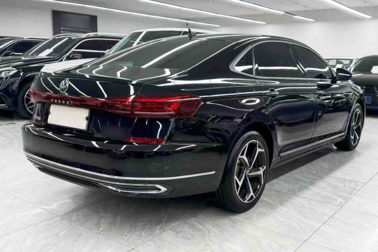 Used Volkswagen Passat 2023 Restyled 330TSI Starry Luxury Edition Exterior 4