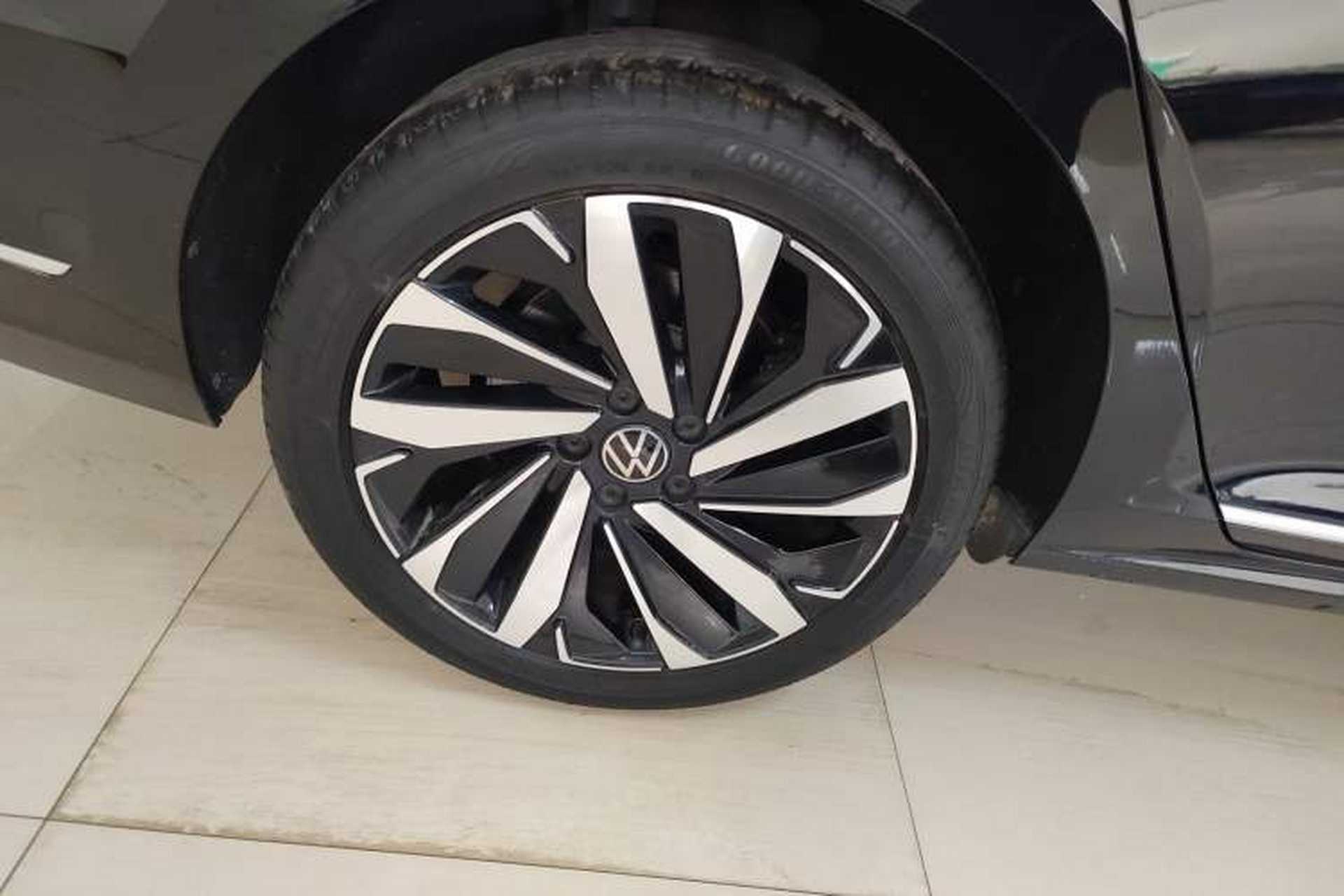 Used Volkswagen Passat 2023 Facelift 330TSI Luxury Edition Exterior 5