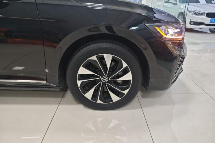 Used Volkswagen Passat 2023 330TSI Starry Elite Edition Exterior 5