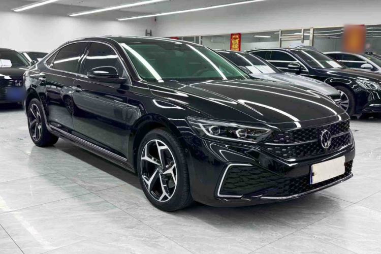 Used Volkswagen Passat 2023 Restyled 330TSI Starry Luxury Edition Exterior 5