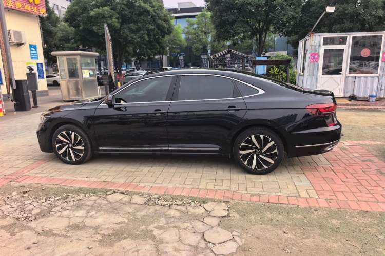 Used Volkswagen Passat 2023 Revised 330TSI Starry Elite Edition Exterior 5